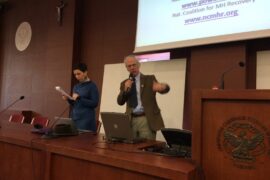 Dr Daniel Fisher, psychiatra w bardzo emocjonalnym wykładzie o procesie zdrowienia ludzi z chorobami psychicznymi