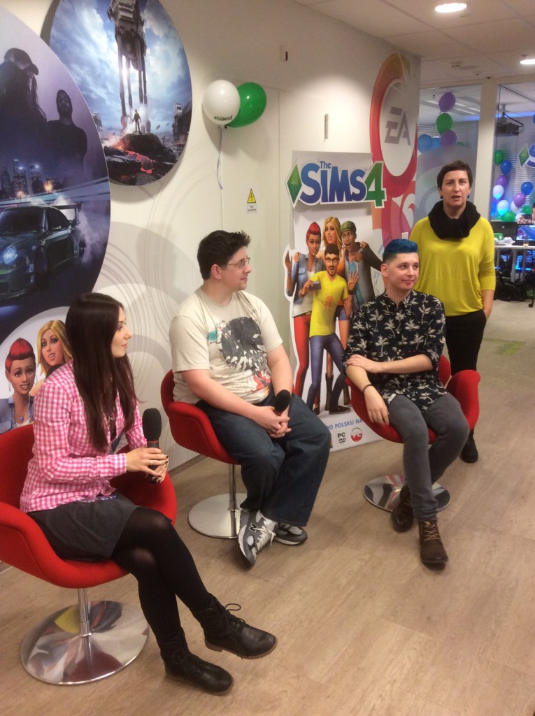 Kultowa gra The Sims – tłumaczenie podczas spotkania z fanami gry.