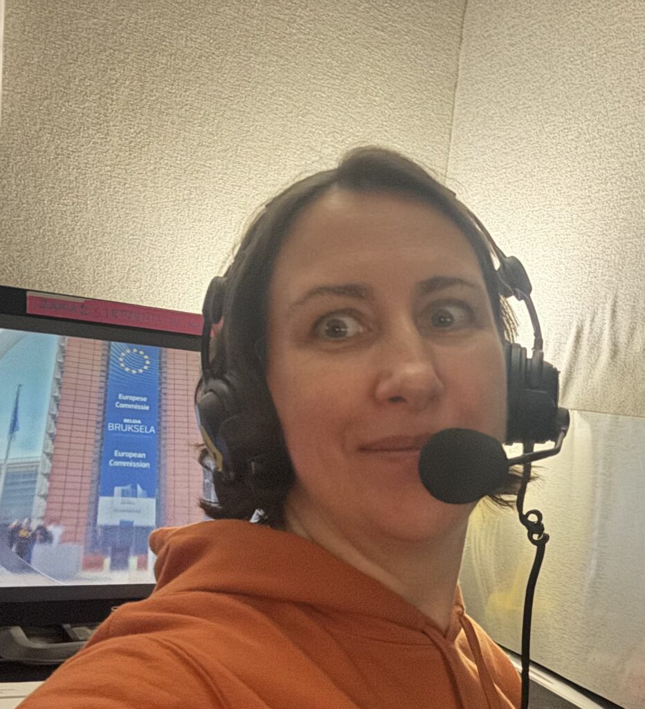 Tłumaczenie symultaniczne na żywo w telewizji